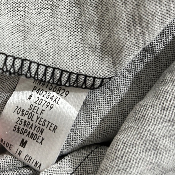 White Birch Women’s Black & White Houndstooth Macarena Shorts w/ Scallop Hems M - Picture 5 of 6